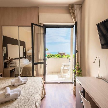 Hotel Baby B&B Морской Милан Экстерьер фото