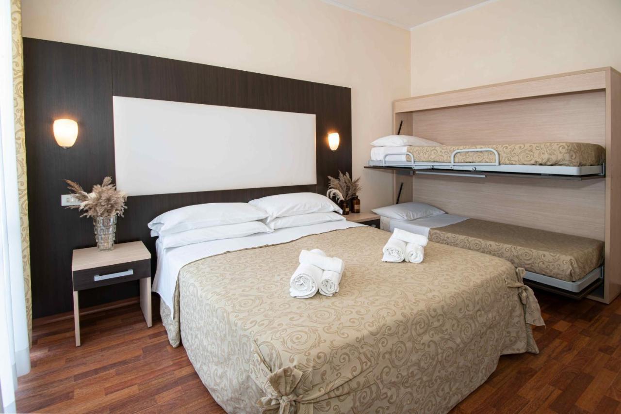 Hotel Baby B&B Морской Милан Экстерьер фото