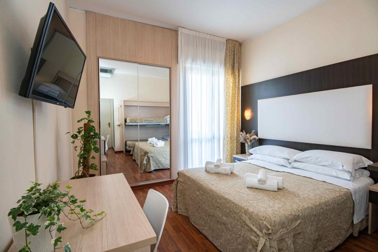Hotel Baby B&B Морской Милан Экстерьер фото