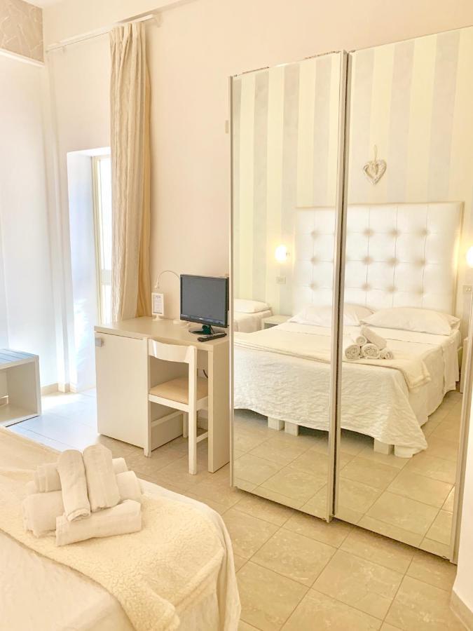 Hotel Baby B&B Морской Милан Экстерьер фото