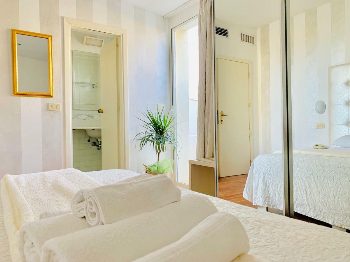 Hotel Baby B&B Морской Милан Экстерьер фото