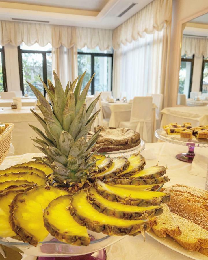 Hotel Baby B&B Морской Милан Экстерьер фото