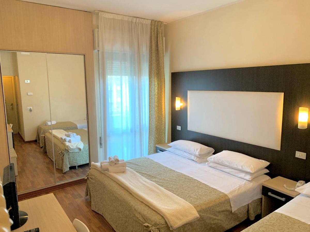 Hotel Baby B&B Морской Милан Экстерьер фото